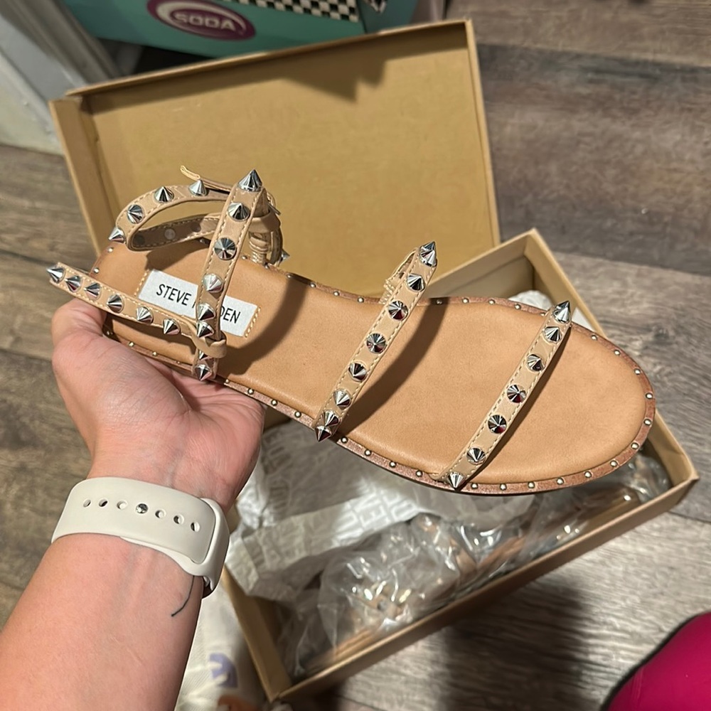 Steve Madden transport sandals 8.5